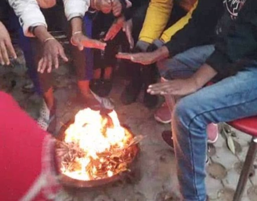 प्रशासन  व समाजसेवियों द्वारा दिए जा रहे जरूरतमंदों को कंबल*