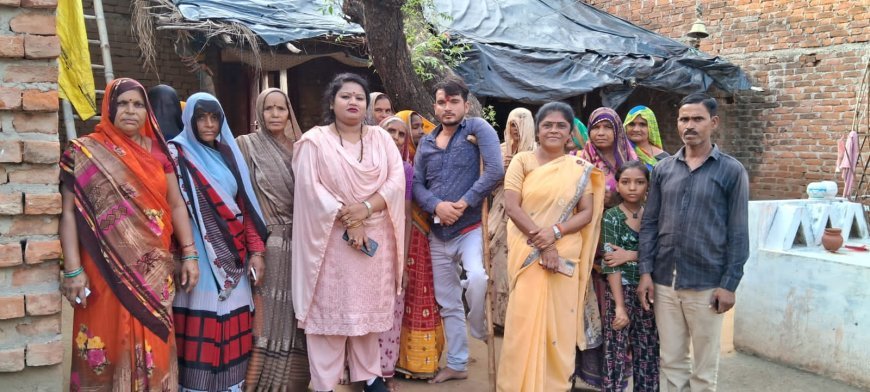 *सपा राष्ट्रीय सचिव महिला सभा द्वारा हाथरस में हुई दुर्घटना में हुई श्रद्धालुओं की दर्दनाक मौतों के प्रति दी गई भावभीनी श्रद्धांजलि*