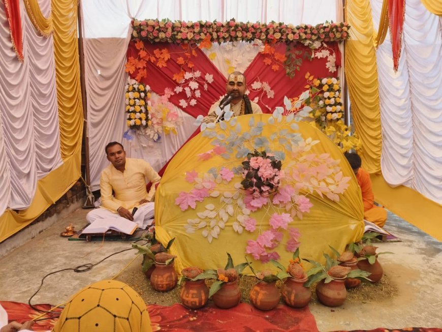 भगवान शिव विश्वास तो माता पार्वती श्रद्धा की है प्रतीक - त्यागी महाराज