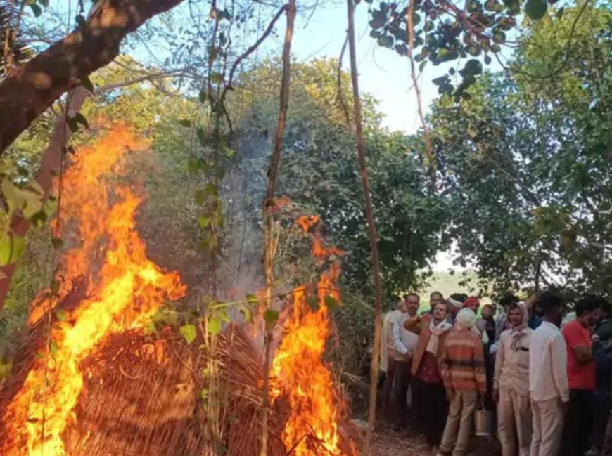 45 सालों बाद कफन में लिपटी ससुराल पहुंची दस्यु सुंदरी कुसुमा नाइन पति ने किया अंतिम संस्कार